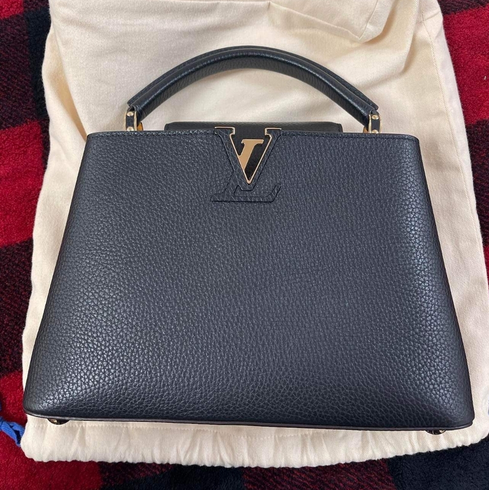 Louis Vuitton Capucines Shoulder Bag Black Leather - Picture 2 of 2